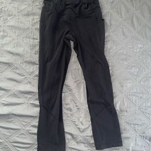 Lululemon Cropped Leggings sz 4 w/ Pockets